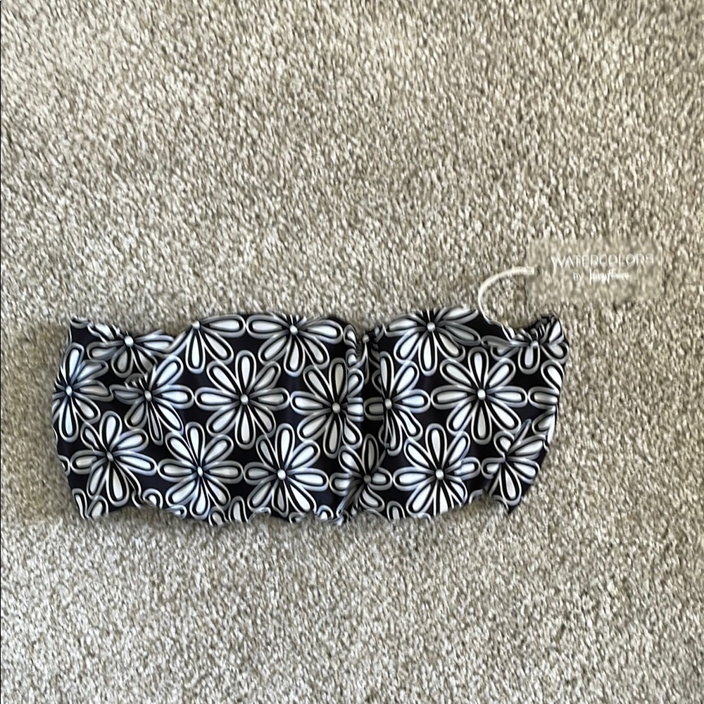 NWT Kenny Flowers The Pedregal Black and White Bikini Swimwear Top Sz L